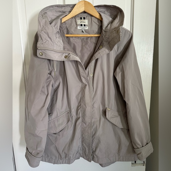 Joules Hollywell Showerproof jacket raincoat in sand grey - Picture 3 of 9